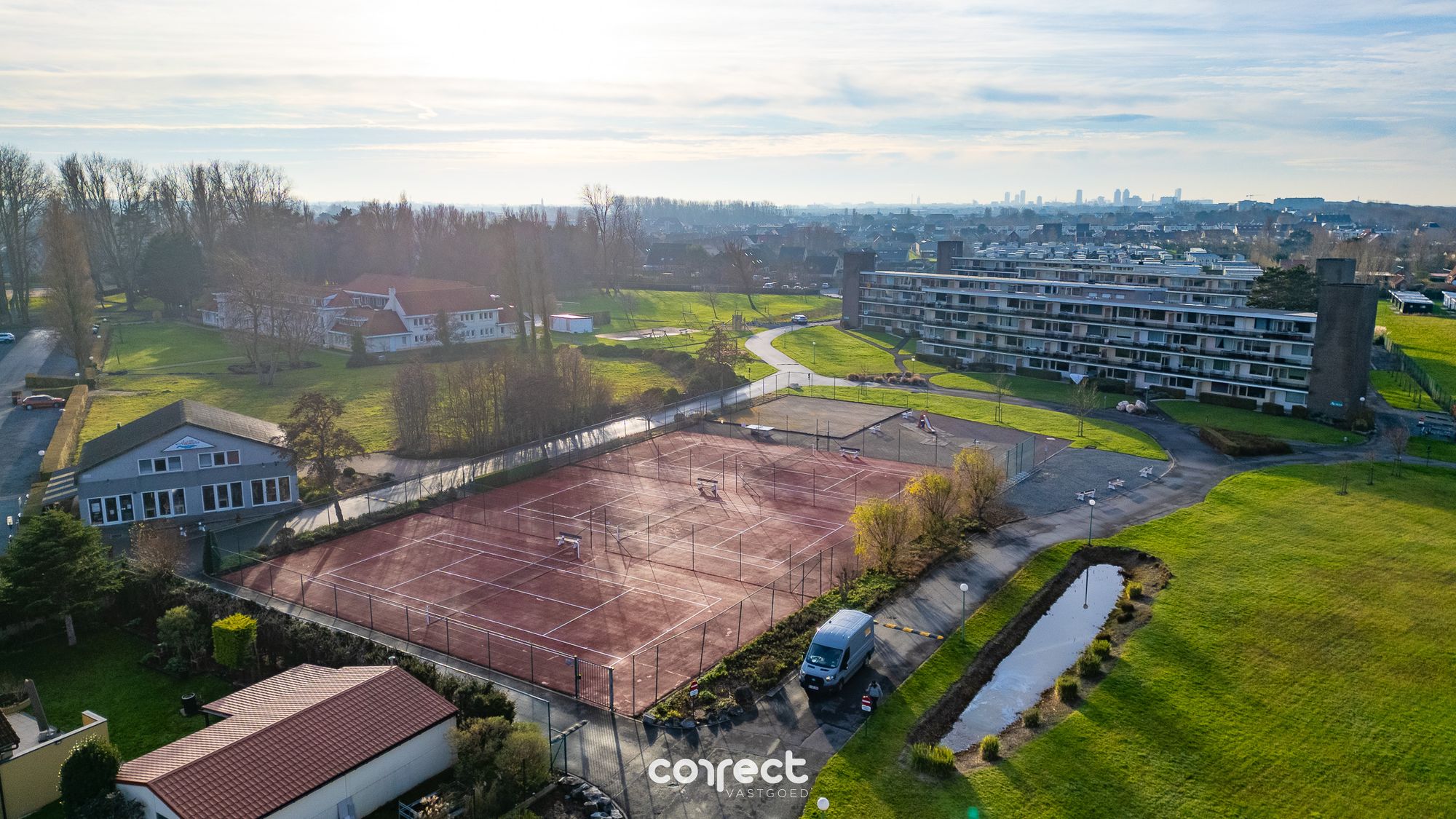 Tennis en groen vanuit de lucht