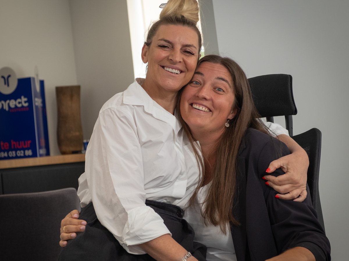 Regine Roose en Nele Montmorency op kantoor
